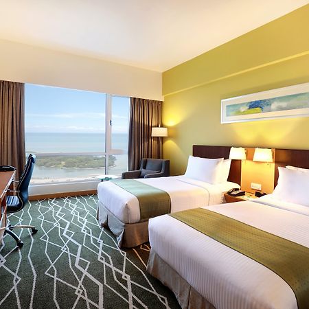 Holiday Inn Melaka By Ihg Esterno foto Deluxe Room