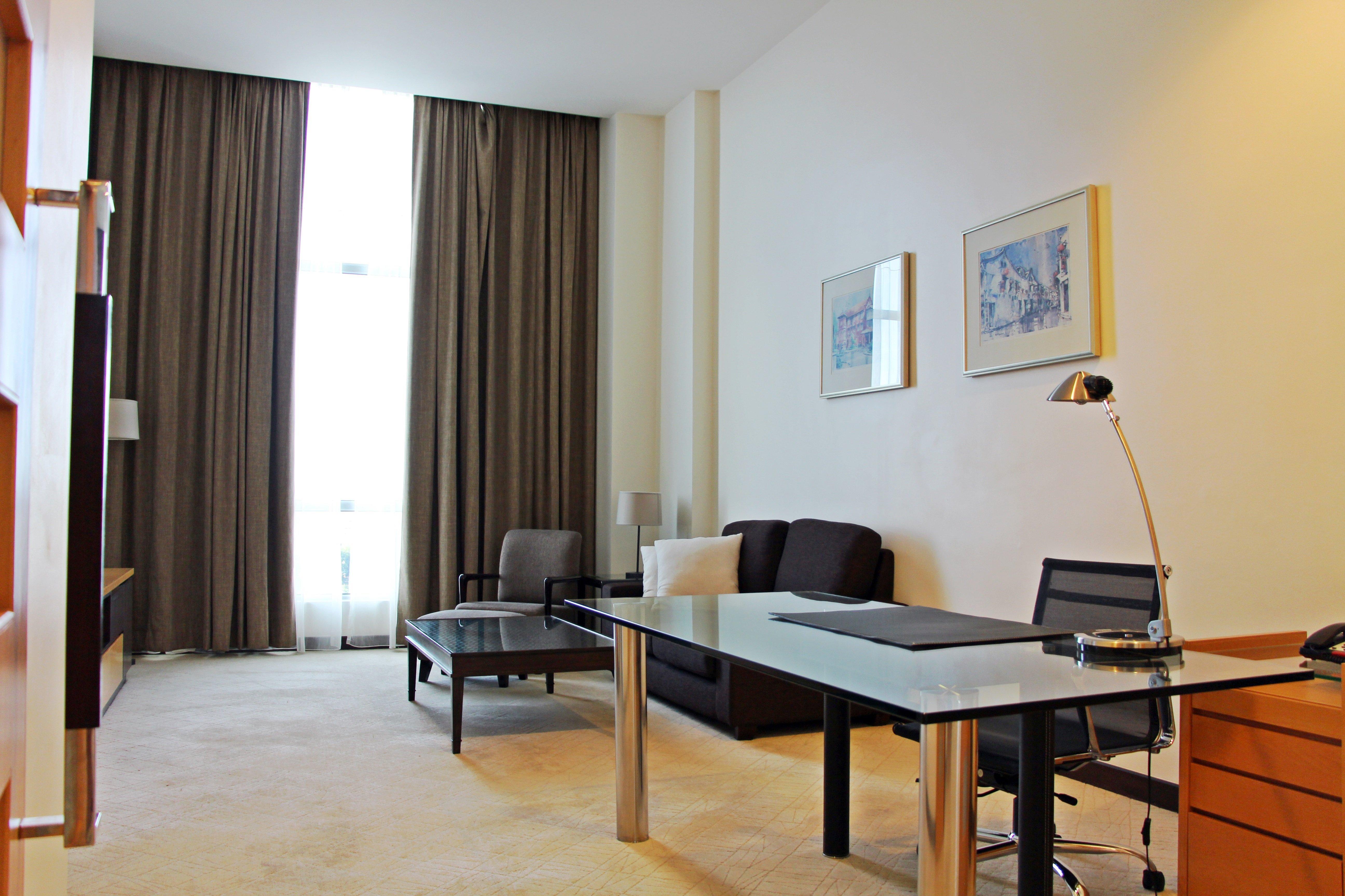 Holiday Inn Melaka By Ihg Esterno foto A typical office at the hotel