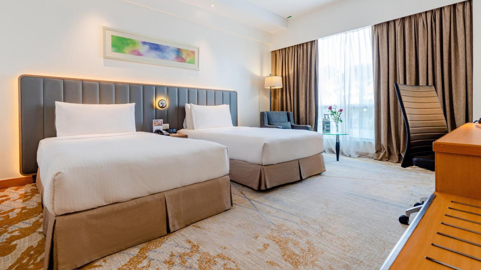 Holiday Inn Melaka By Ihg Esterno foto Deluxe Room